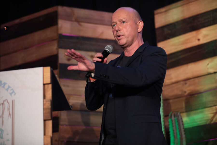 Longtime Fox News Host Leads Crowded California Gubernatorial Field, Shock Poll Finds