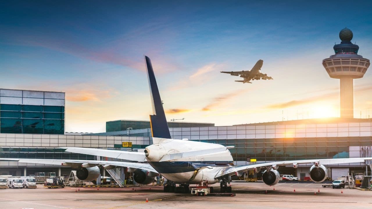 BREAKING: Sinkhole Closes Runway At Major US Airport
